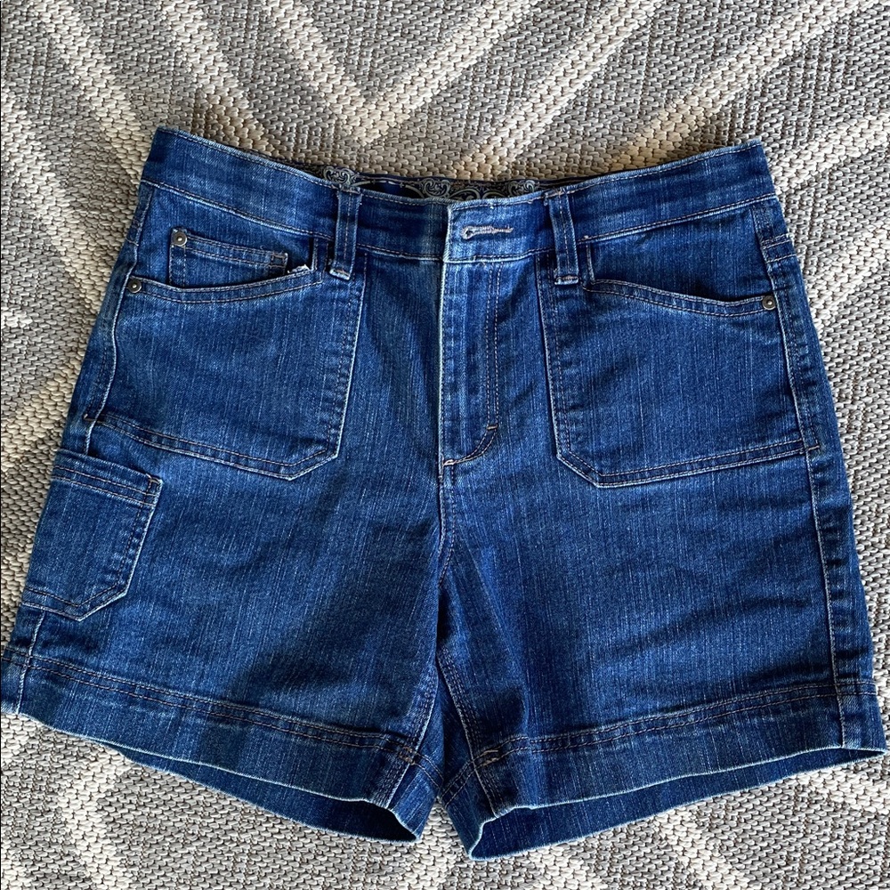 Gloria Vanderbilt cargo denim shorts old school 70s high waist 70s beach